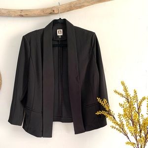 Open Blazer, no buttons or details